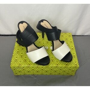 Gianni Bini  Women's Size 9.5 Style Sommer Cloud White/Blk Stilettos Ankle Strap